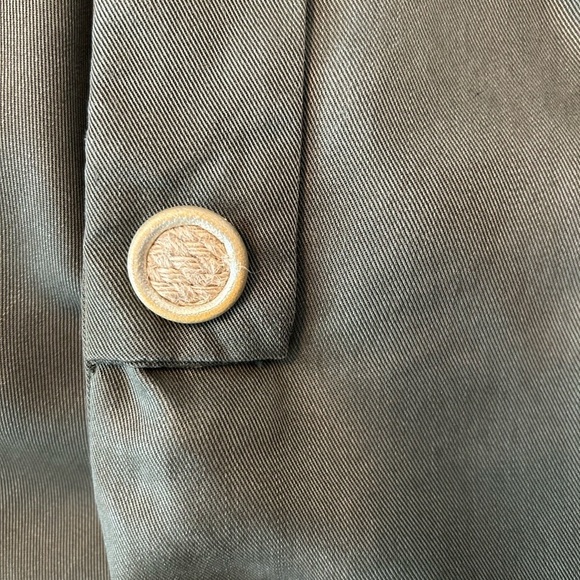 Milly High Waist Green Shorts Tailored Pleated Design - Picture 6 of 6